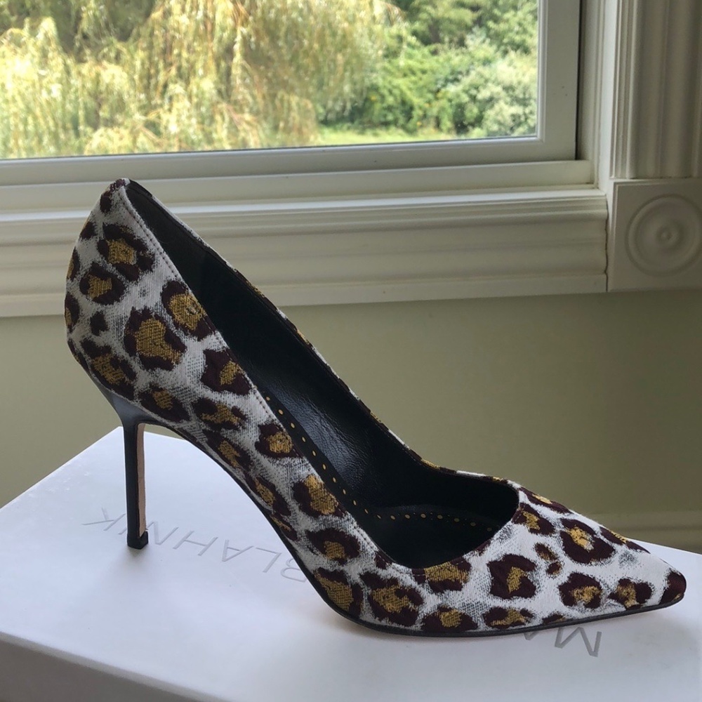 Manolo Blahnik NIB Leopard Pumps 38.5 NEW!!!!